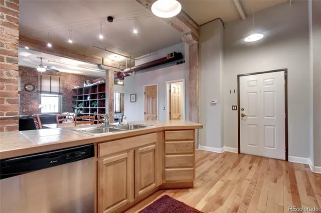 $2,400 | 2560 Blake Street, Unit 203, Denver, CO 80205