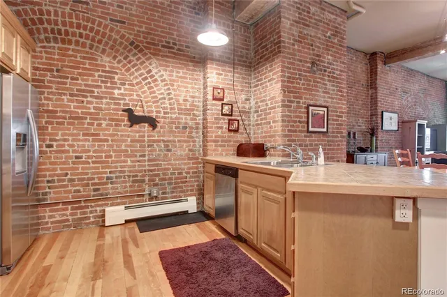 $2,400 | 2560 Blake Street, Unit 203, Denver, CO 80205