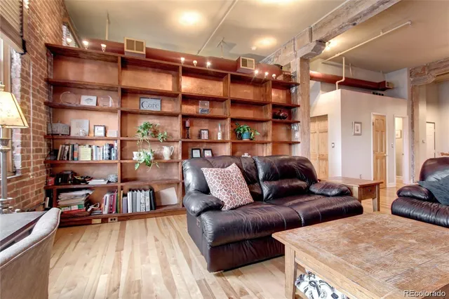 $2,400 | 2560 Blake Street, Unit 203, Denver, CO 80205