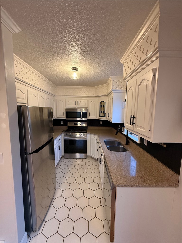 38 Springbrook Road, Unit B Westerly, RI 02891 - Photo 3 of 34