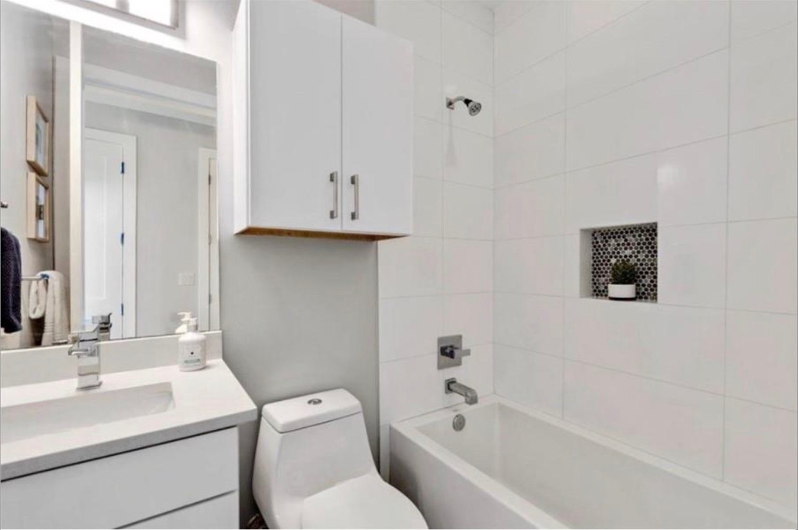 1131 Mason Avenue, Unit 2 Austin, TX 78721 - Photo 11 of 20