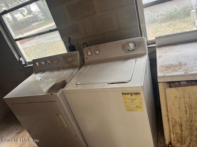 7931 Breezy Point Road East Melrose, FL 32666 - Photo 16 of 16 Laundry Room