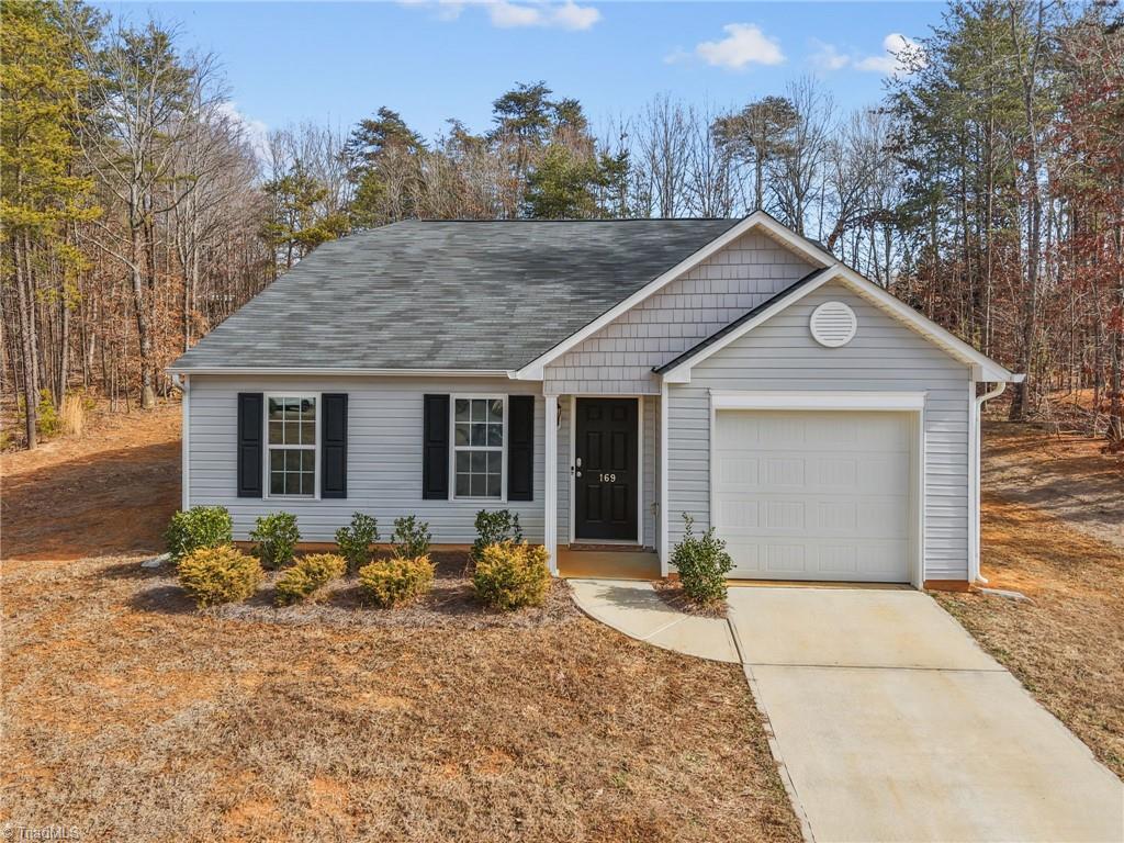 169 Delia Run Madison, NC 27025 - Photo 3 of 21
