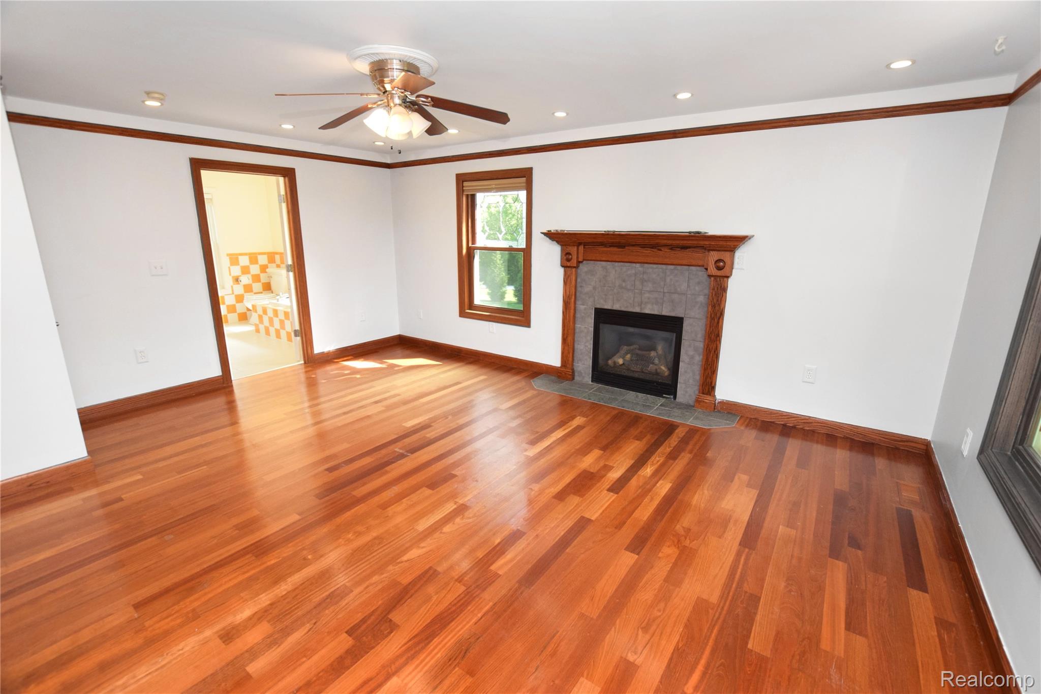 2182 Wiggins Road Fenton, MI 48430 - Photo 10 of 30 Primary Bedroom - Upper Level