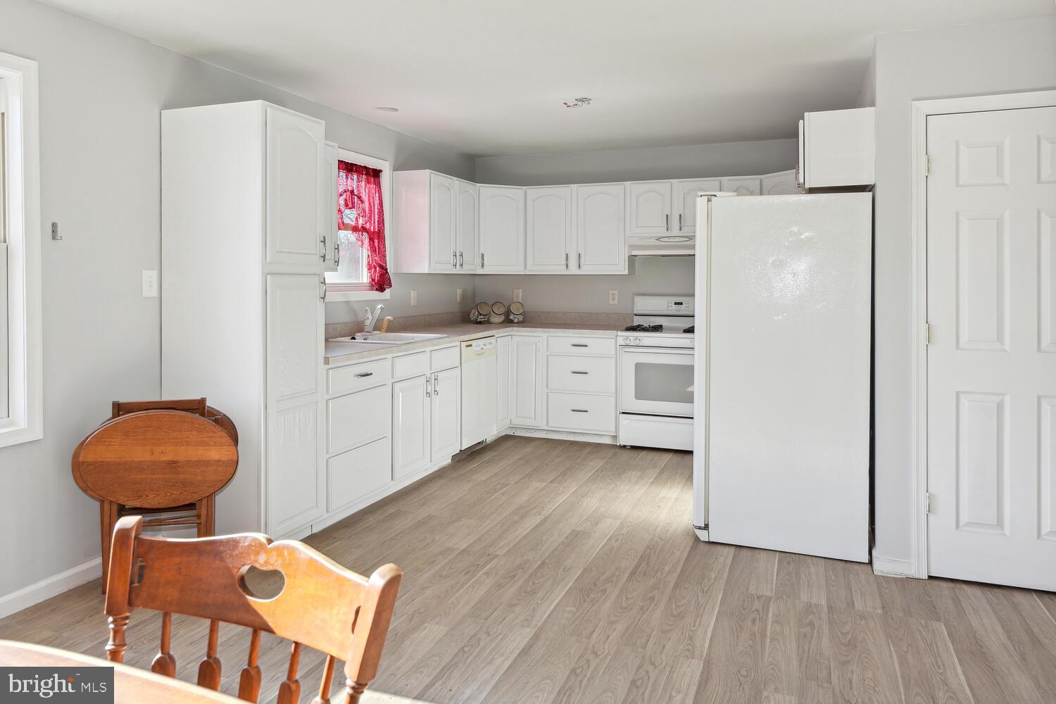1007 Lincoln Avenue Atco, NJ 08004 - Photo 9 of 47 bright and open kitchen