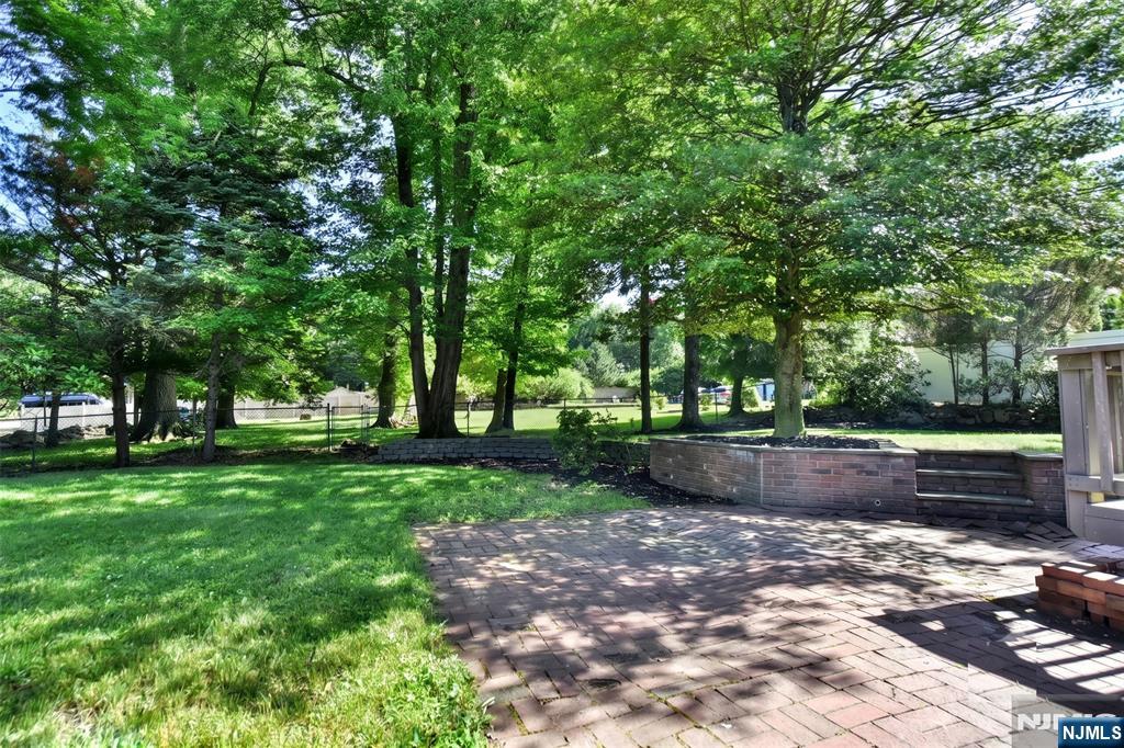 11 Mountain Ridge Drive Wayne, NJ 07470 - Photo 24 of 30
