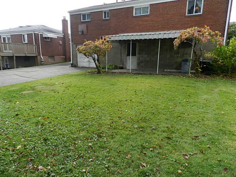 1709 Hollyrood Road Baldwin, PA 15227 - Photo 13 of 14 Yard/Garden.