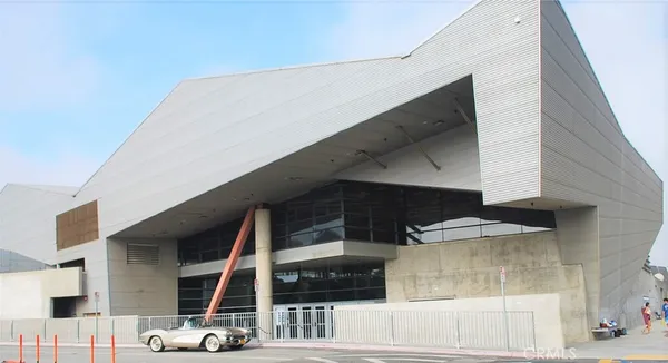 a view of parking area