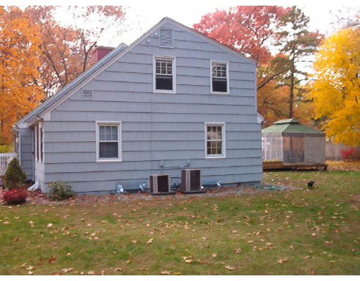 946 Plumtree Road Springfield, MA 01119 - Photo 4 of 4 a view of front of house with a yard