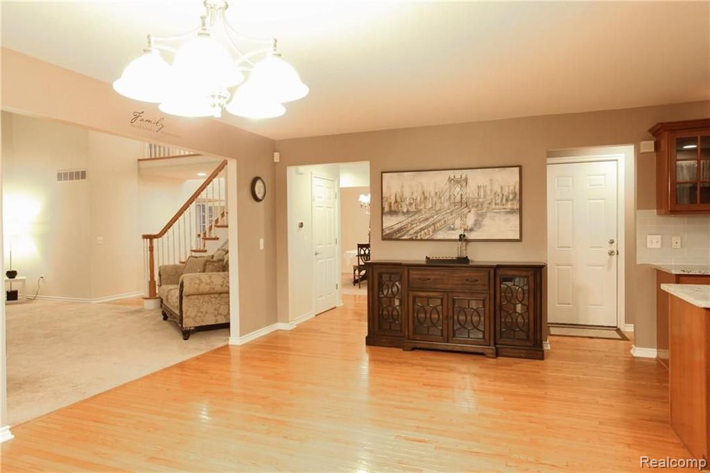 510 Bloomer Ridge Drive Rochester, MI 48307 - Photo 16 of 48