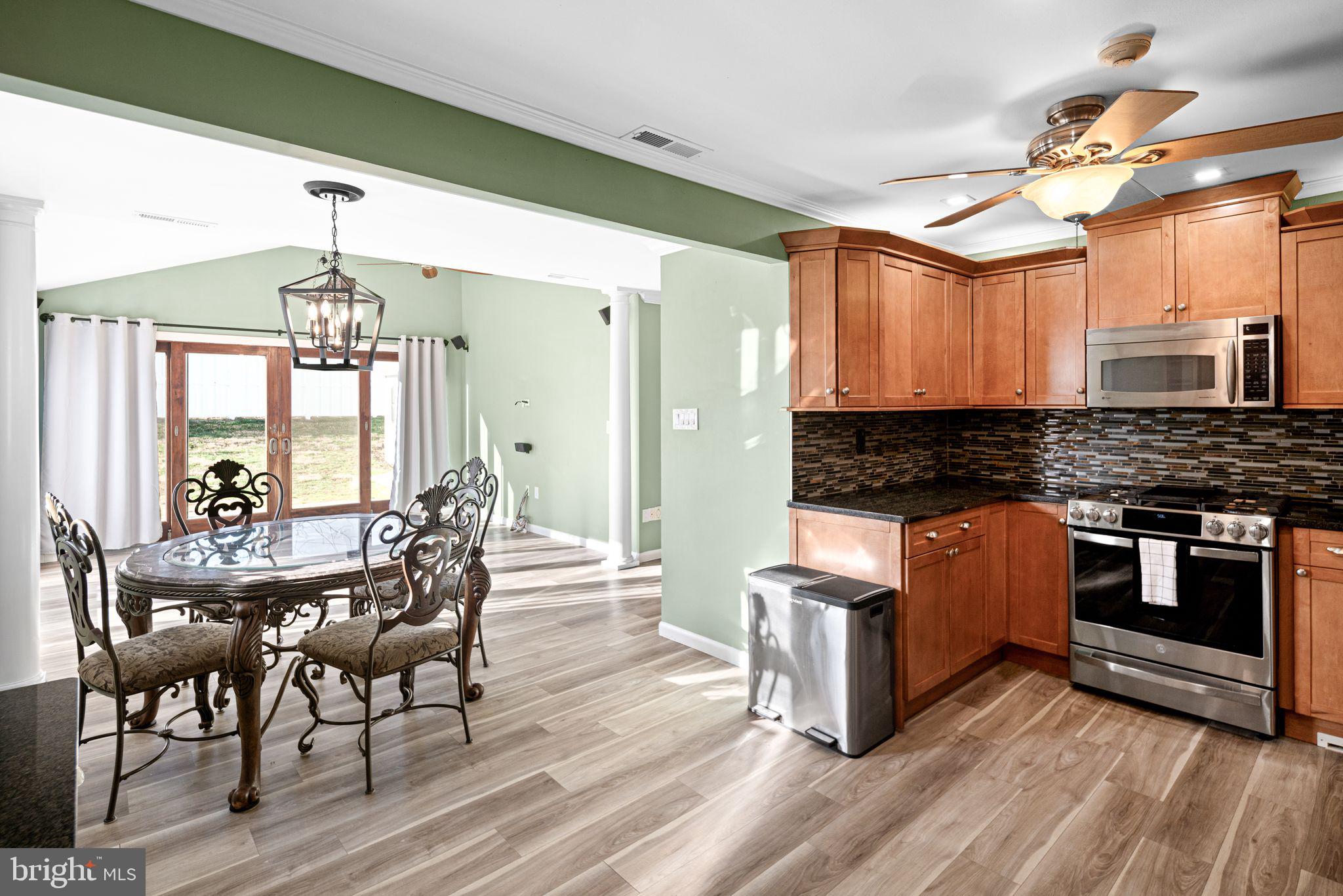 273 Yorkshire Road Fairless Hills, PA 19030 - Photo 8 of 31 Kitchen/Dining Room
