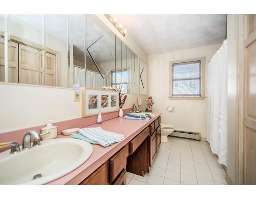 94 Parkview Road Waltham, MA 02452 - Photo 13 of 22 Gallery Image 13
