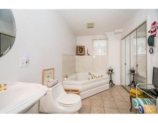 94 Parkview Road Waltham, MA 02452 - Photo 20 of 22 Gallery Image 20