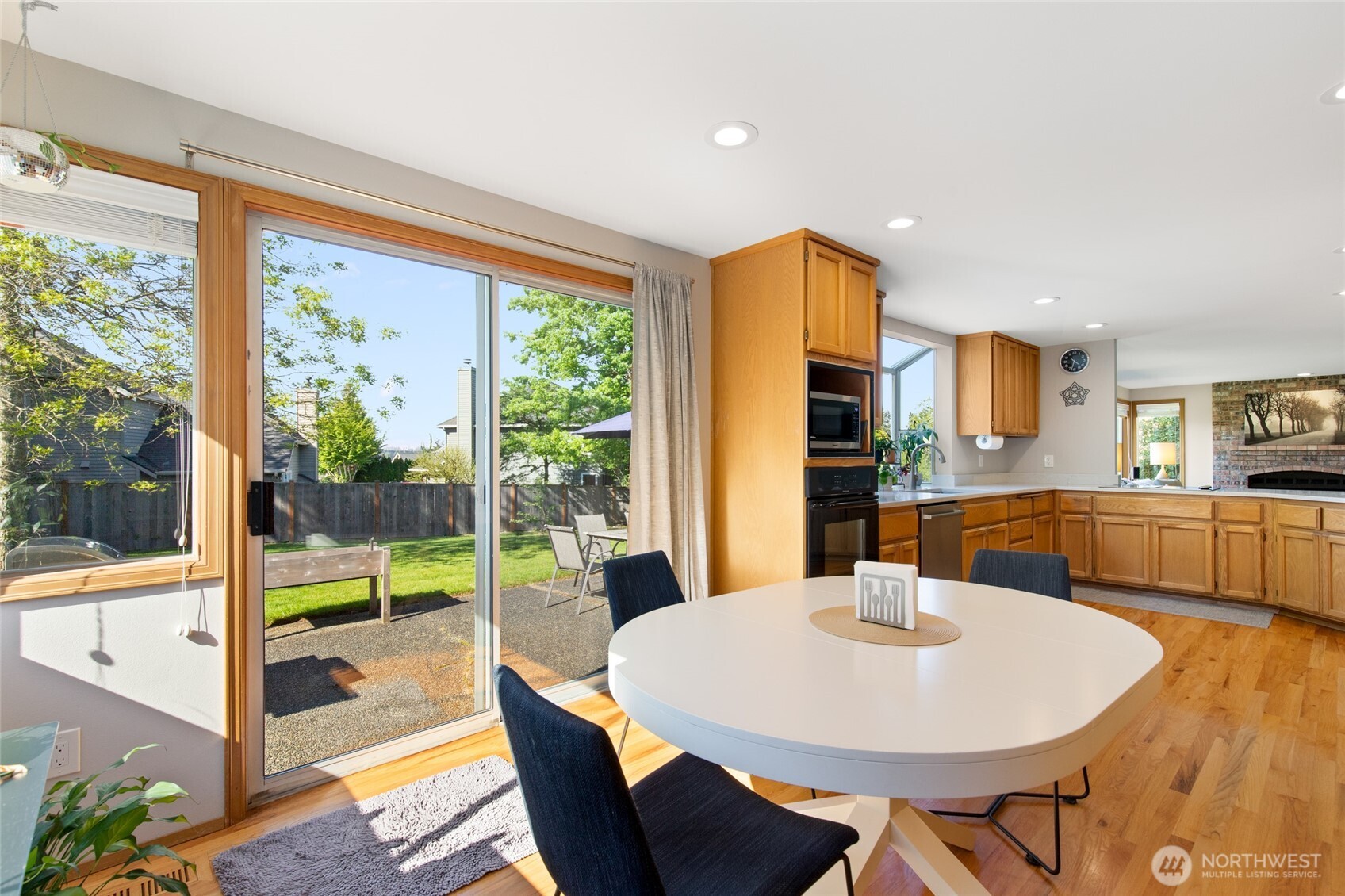 2423 240th Street Southeast Bothell, WA 98021 - Photo 12 of 40