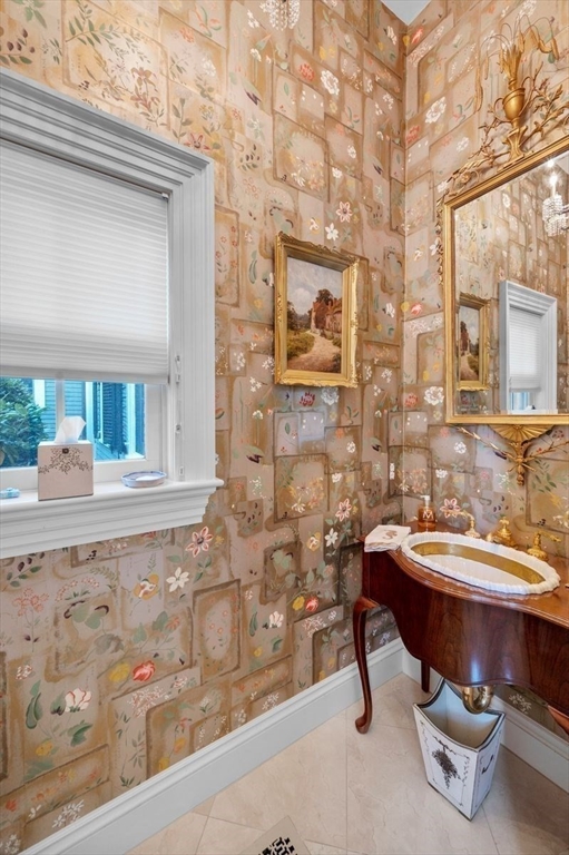 17 Crowninshield Road Marblehead, MA 01945 - Photo 11 of 42