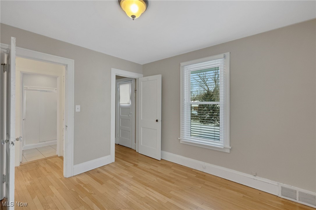 2542 Queenston Road Cleveland, OH 44118 - Photo 24 of 36 2nd floor - Bedroom #2