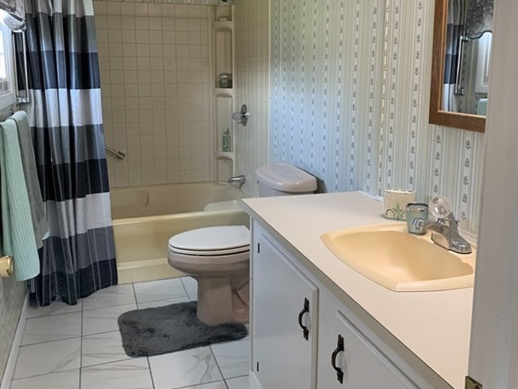 10 Queens Road Attleboro, MA 02703 - Photo 20 of 21 Gallery Image 20