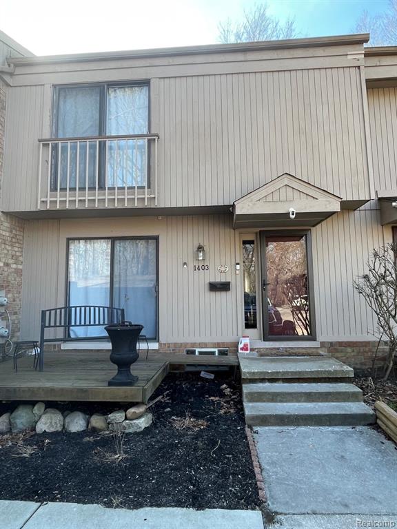 1403 Oakbrook Rochester Hills Rochester, MI 48307 - Photo 1 of 16