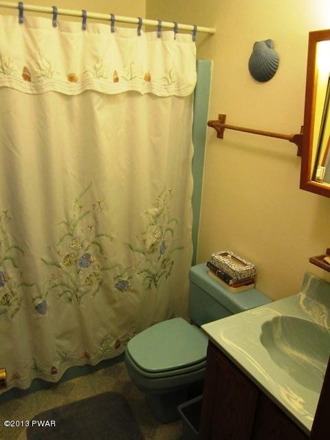 243 West Lakeview Road Lackawaxen, PA 18435 - Photo 16 of 21