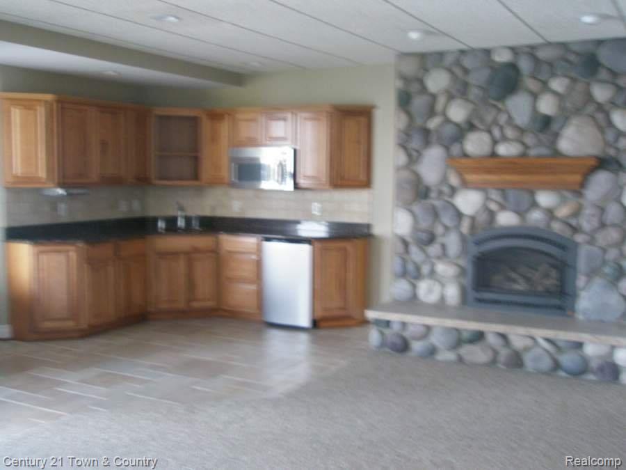 2516 Desmond Road Waterford, MI 48329 - Photo 6 of 18 P4210089