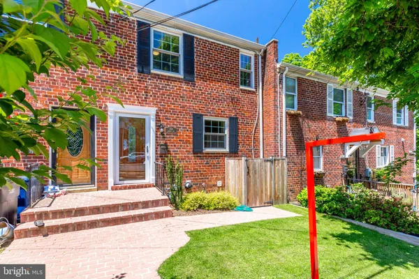 $3,500 | 258 Burgess Avenue, Alexandria, VA 22305