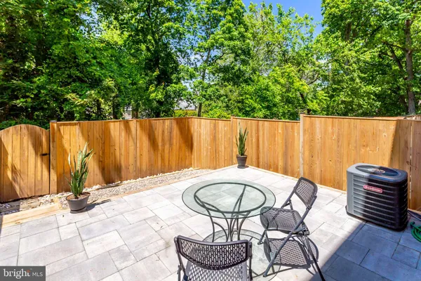 $3,500 | 258 Burgess Avenue, Alexandria, VA 22305
