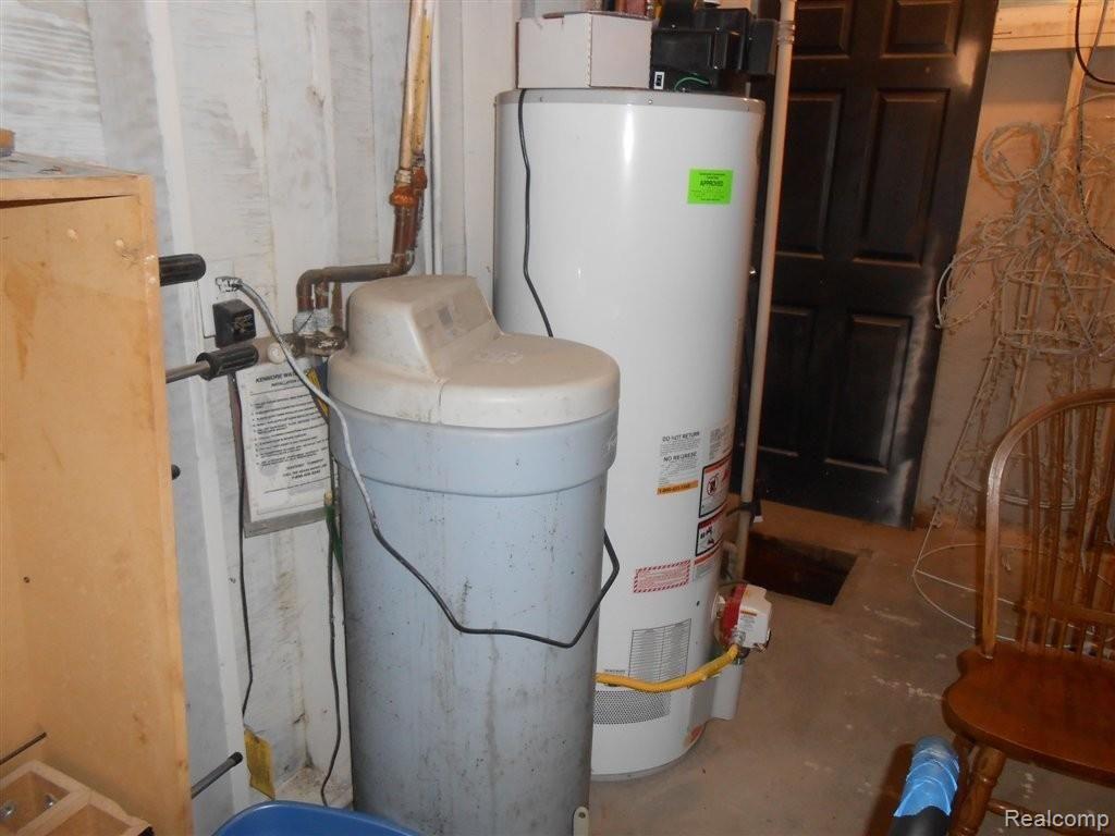 2784 Oak Grove Road North Branch, MI 48461 - Photo 20 of 22 2784 OAK GROVE RD 048.JPG