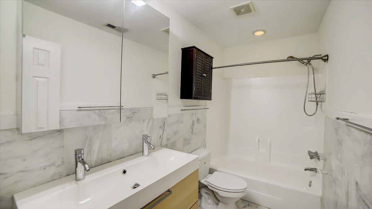 2504 Noble Road Raleigh, NC 27608 - Photo 17 of 28 Photo 17