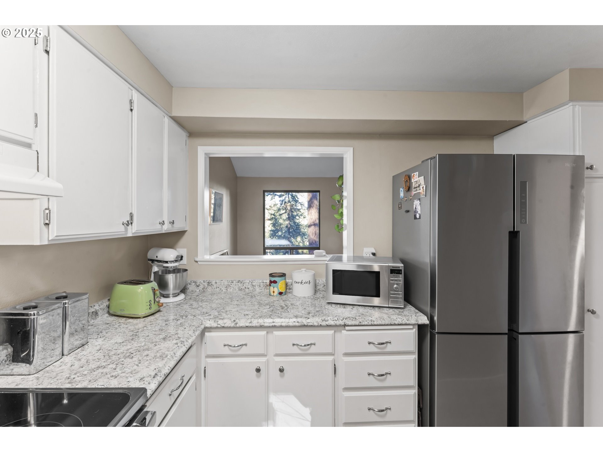 204 Trailside Loop Eugene, OR 97405 - Photo 12 of 42 Gallery Image 12