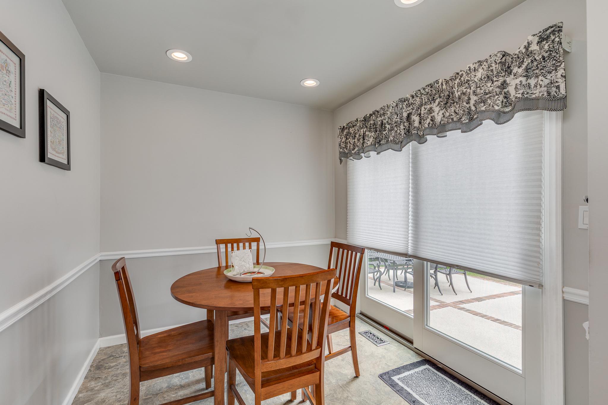17 Utica Road Marlton, NJ 08053 - Photo 10 of 29 Breakfast nook