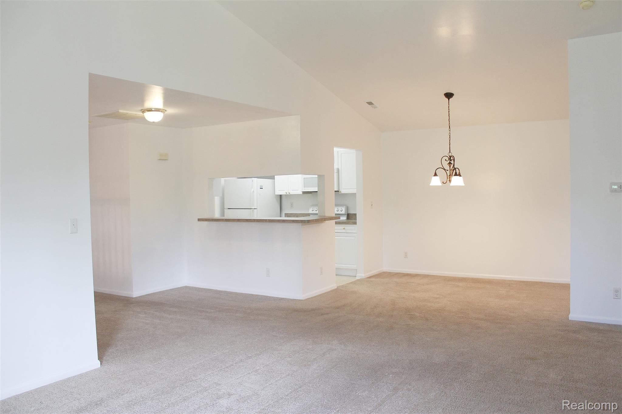 3689 Oakmonte Boulevard, Unit 17 Rochester, MI 48306 - Photo 12 of 31 009_HZP.jpg