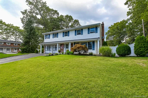 $879,000 | 23 Hurtin Boulevard, Smithtown, NY 11787