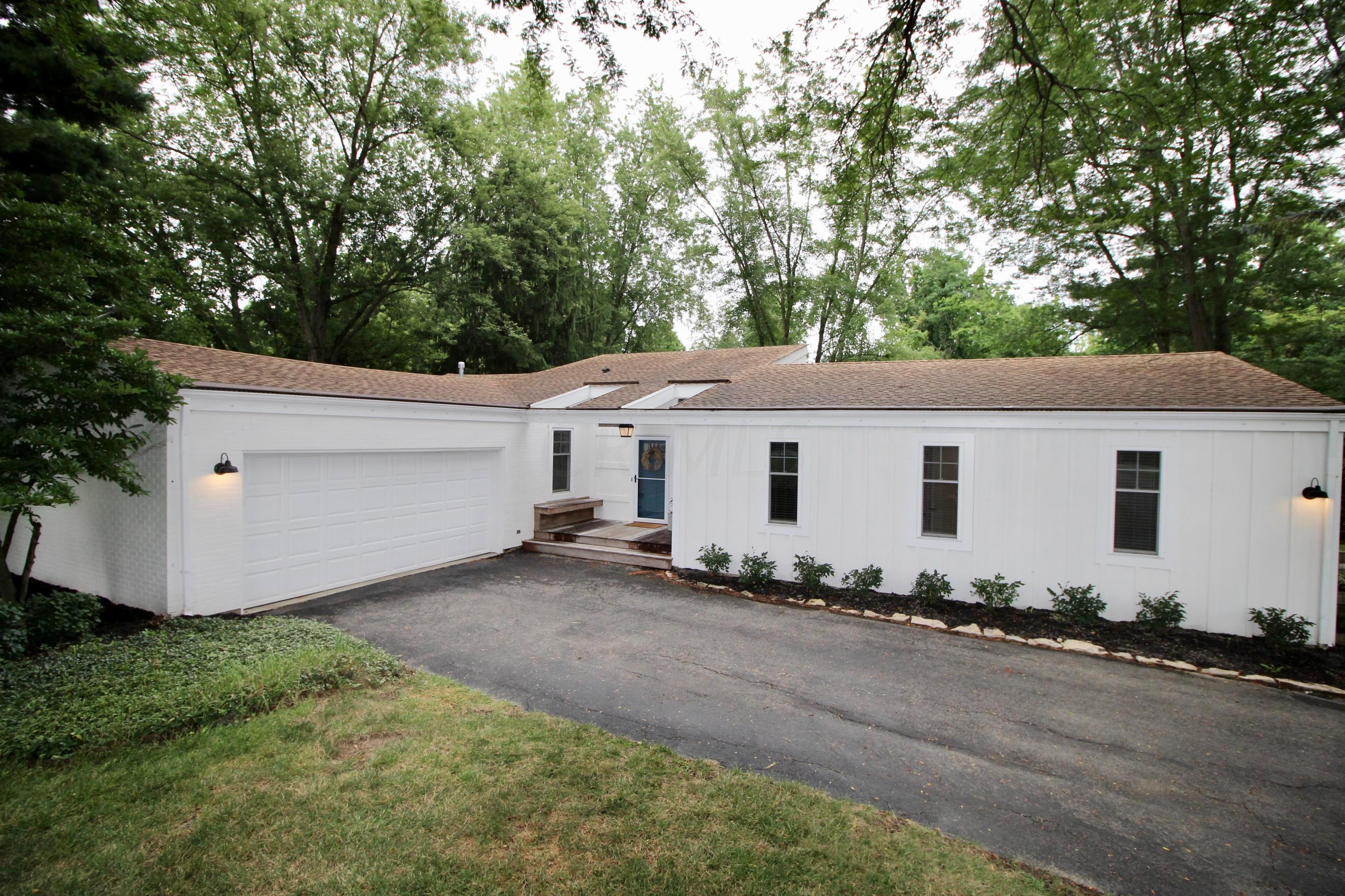1801 Carriage Road Powell, OH 43065 - Photo 2 of 33 Gallery Image 2