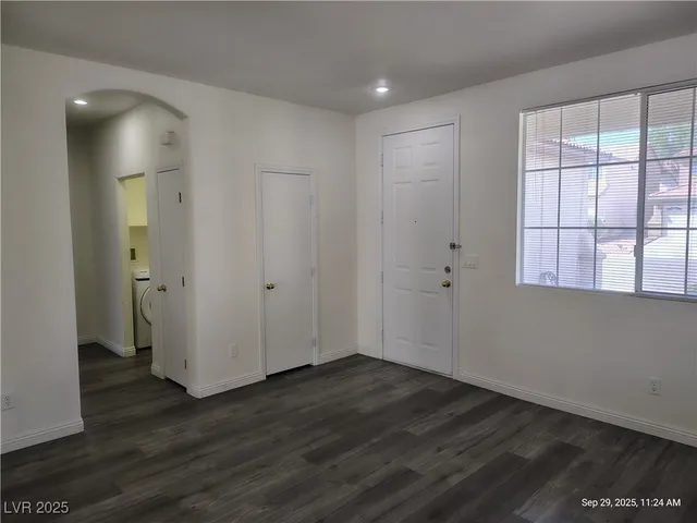 $1,843 | 5526 Cresent Valley Street, Las Vegas, NV 89148