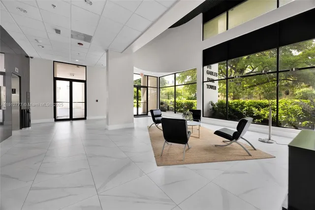 $450,000 | 911 East Ponce De Leon Boulevard, Unit 1503, Coral Gables, FL 33134