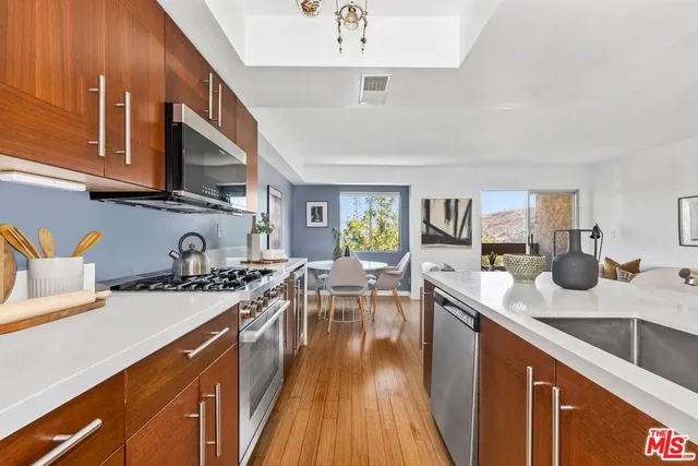 $2,695 | 2700 Cahuenga Boulevard East, Unit 3204, Los Angeles, CA 90068