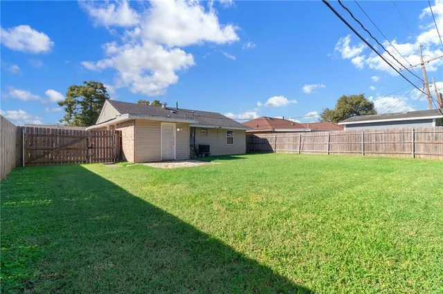 $155,000 | 369 Pat Drive, Avondale, LA 70094