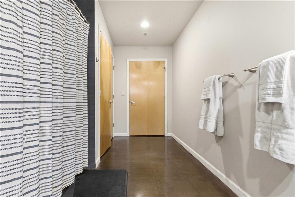 360 West Pershing Road, Unit 30 Kansas City, MO 64108 - Photo 16 of 28