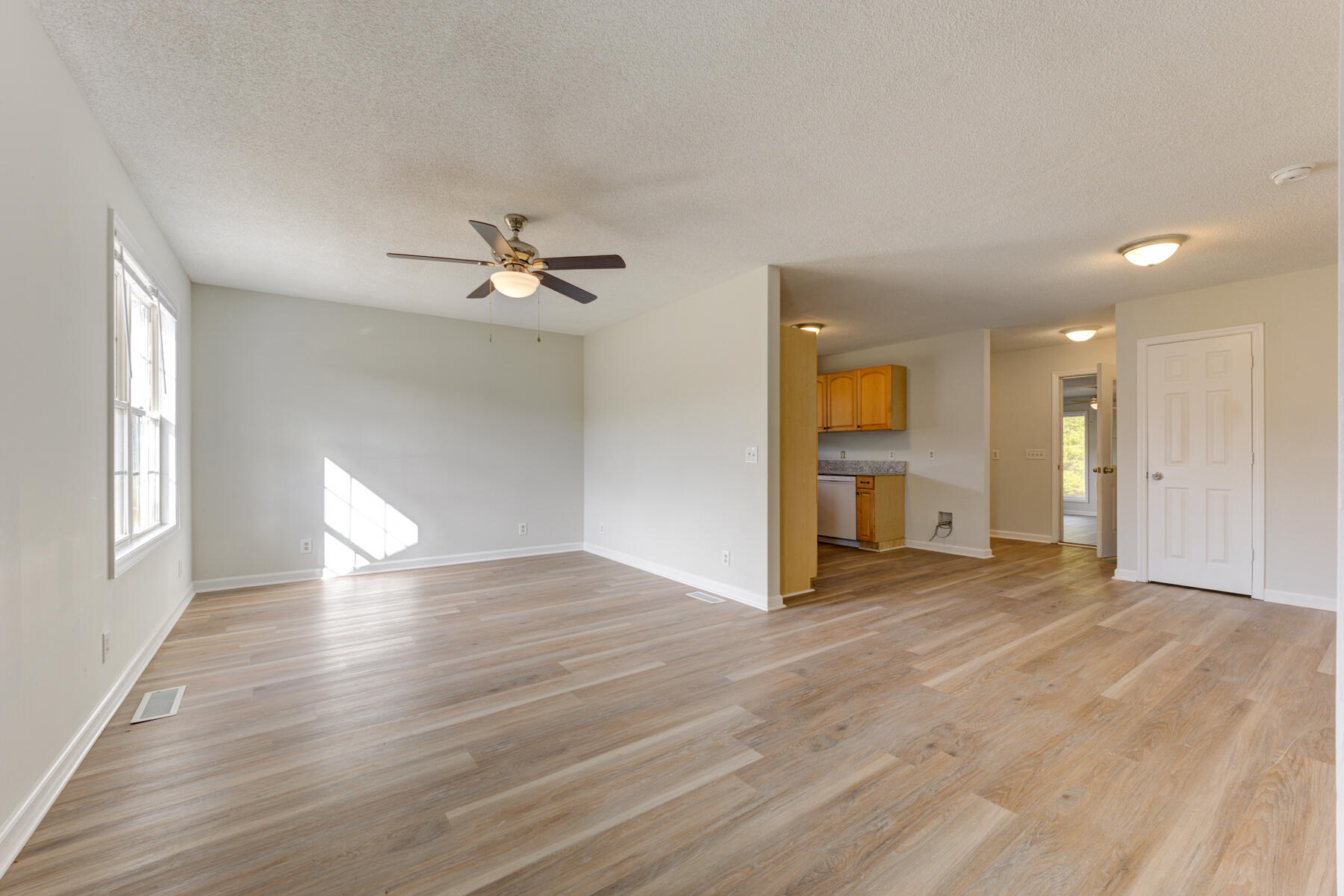 135 Green Acres Road Harleyville, SC 29448 - Photo 4 of 32 135 Green Acres Rd, Harleyville SC (4)