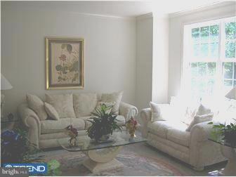4 Shadybrook Road Mullica Hill, NJ 08062 - Photo 3 of 12 Living Room