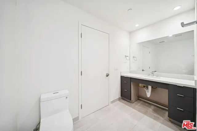 $4,611 | 1051 South Corning Street, Unit 103, Los Angeles, CA 90035