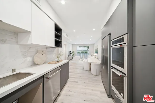 $4,611 | 1051 South Corning Street, Unit 103, Los Angeles, CA 90035