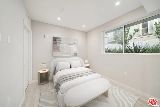 $4,611 | 1051 South Corning Street, Unit 103, Los Angeles, CA 90035