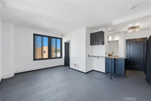 $306,500 | 315 West 3rd Street, Unit 410, Long Beach, CA 90802