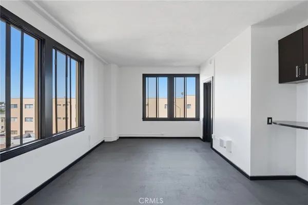 $306,500 | 315 West 3rd Street, Unit 410, Long Beach, CA 90802