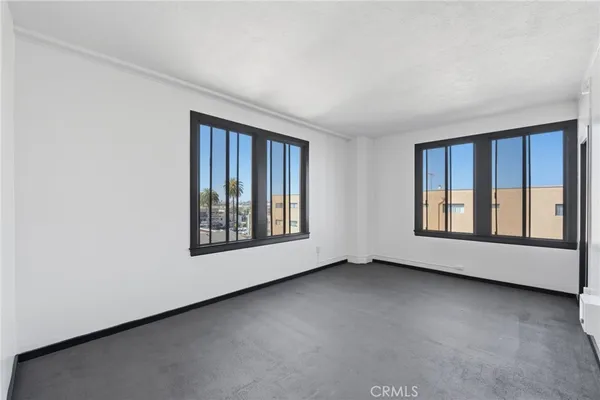 $306,500 | 315 West 3rd Street, Unit 410, Long Beach, CA 90802