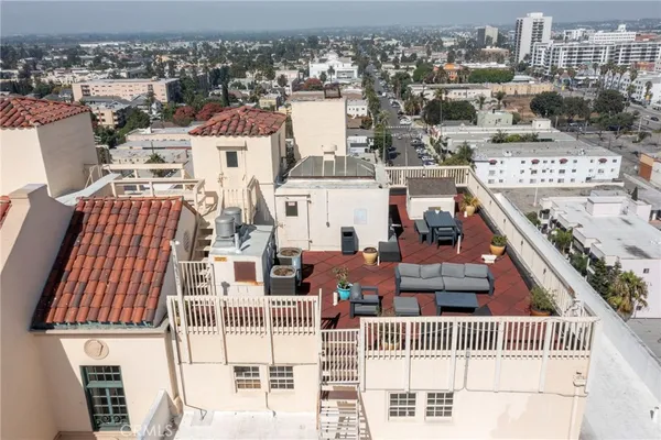 $306,500 | 315 West 3rd Street, Unit 410, Long Beach, CA 90802