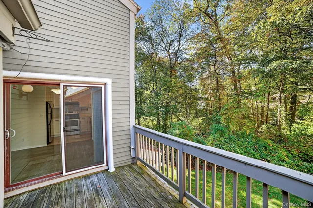 $374,999 | 132 Stonemeadow Drive, South Salem, NY 10590