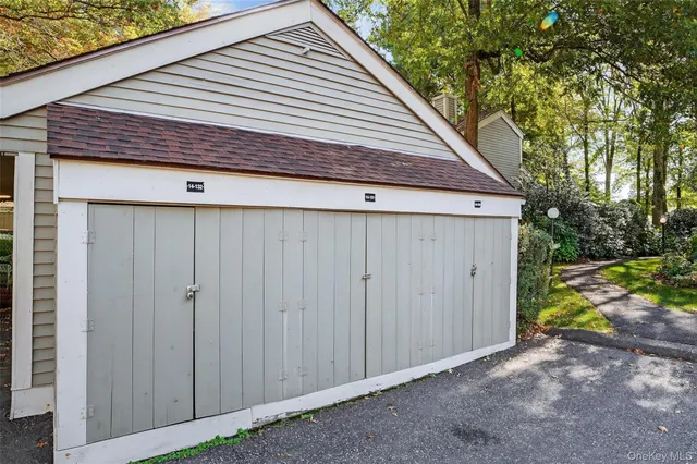 $374,999 | 132 Stonemeadow Drive, South Salem, NY 10590