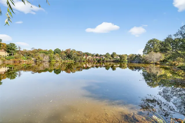 $374,999 | 132 Stonemeadow Drive, South Salem, NY 10590